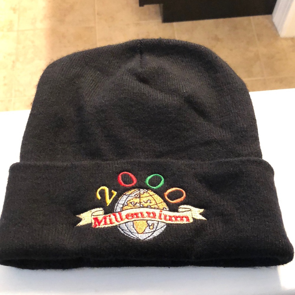 2000 Millennium Winter Hat
